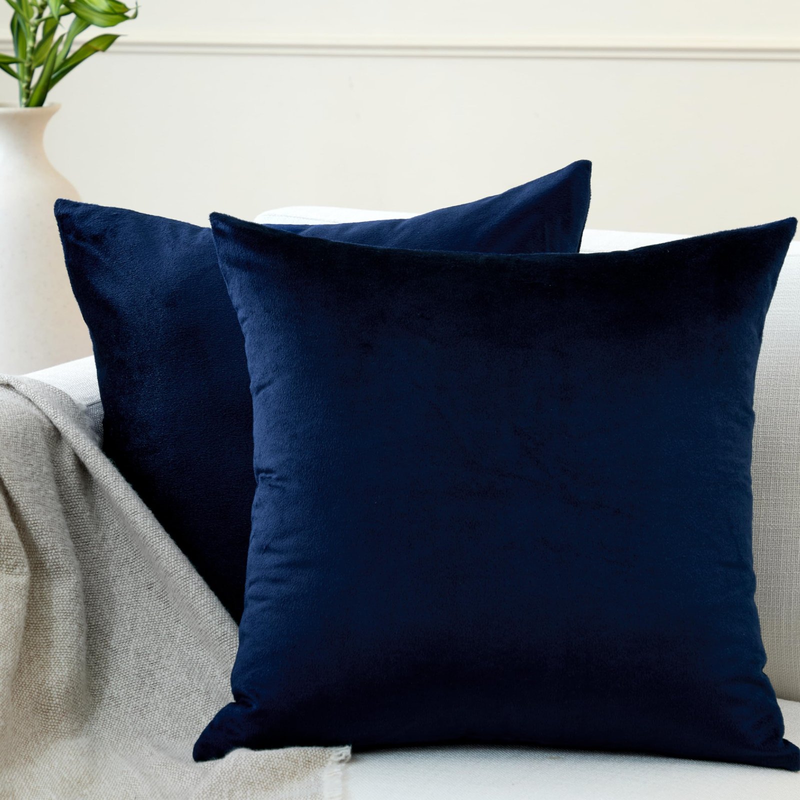 Gul A Classic plain velvet cushion cover with zipper in navy blue color for sofa and bedroom décor