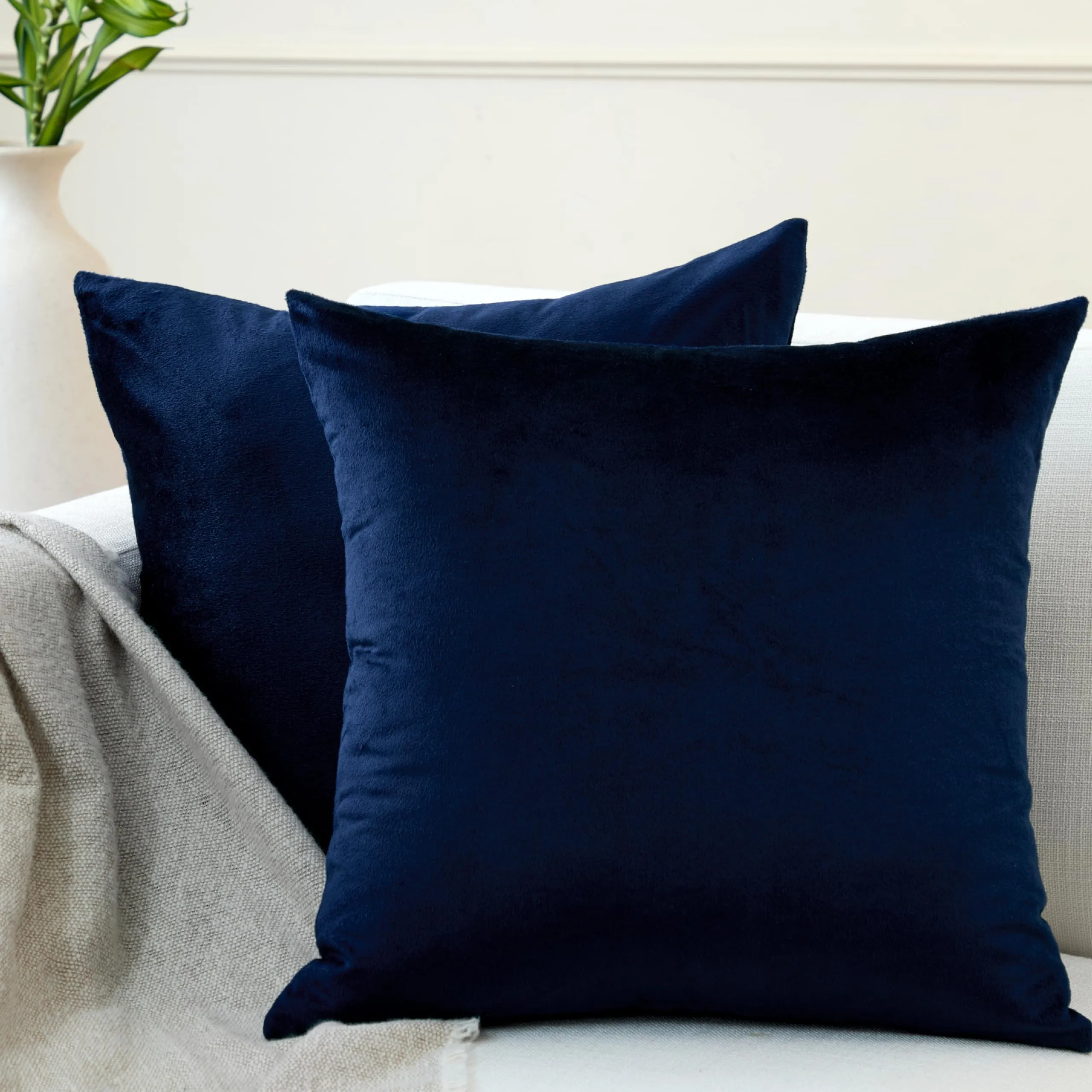 Gul A Classic plain velvet cushion cover with zipper in navy blue color for sofa and bedroom décor